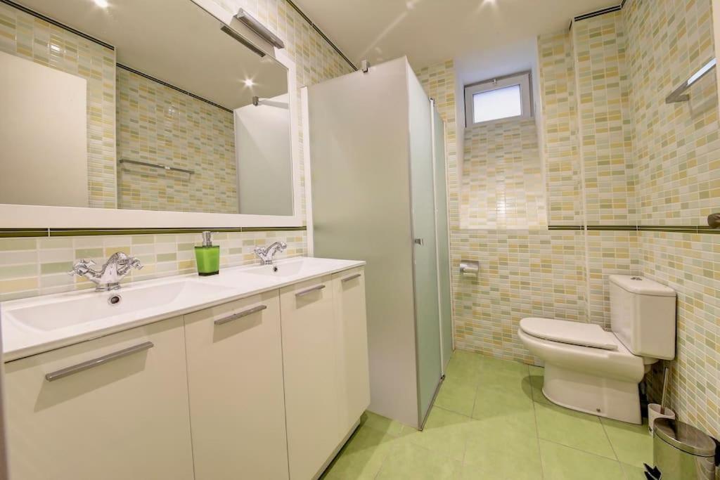 Ferienhaus Completa 8 En Primera Linea De Playa San Sebastián